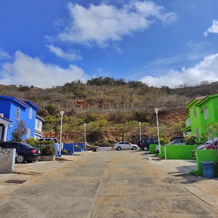 Bella Suite Frente Al Aeropuerto Catia La Mar エクステリア 写真
